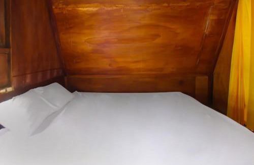 Aik Berik Hotel | Hotel O Awenk Homestay Near SD Gunung Wakul