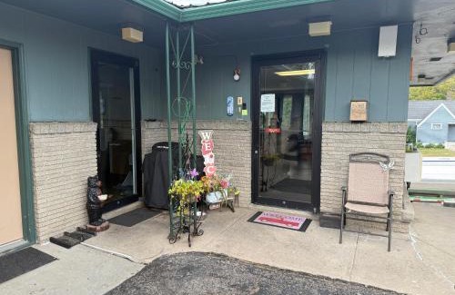 Chamberlain Hotel | Hotel O Bel Aire Chamberlain SD I 90