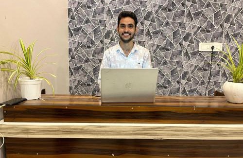Faizabad Hotel | Hotel O Blue Palace
