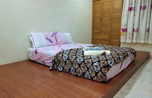Kampung Jelatang Hotel | Hotel O Coke Guest House