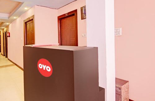 Delhi Hotel | Hotel O Crown City Guest House