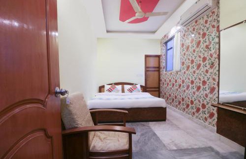 Sealdah House | Hotel O Home Cozy Studio Collage Square Hotel Maya International Near St. Thomas's Church