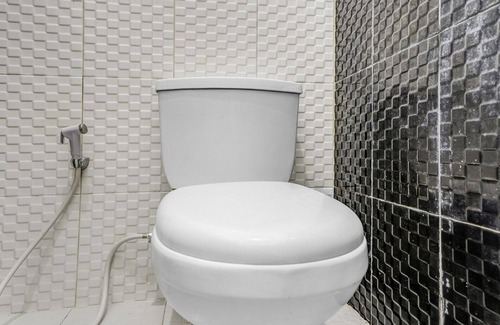 Surabaya Hotel | Hotel O Kalimantan Surabaya Syariah