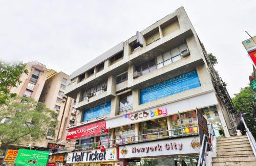 Navrangpura Hotel | Hotel O Keshav