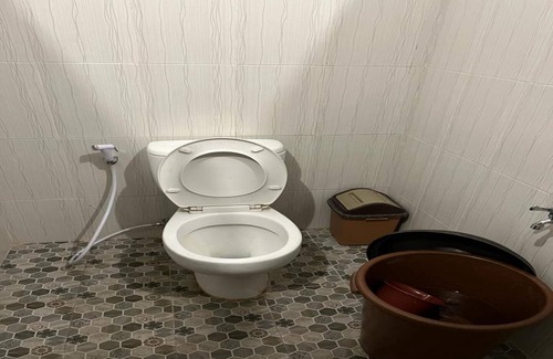 Dinoyo Hotel | Hotel O Kost Bu Tutik Syariah