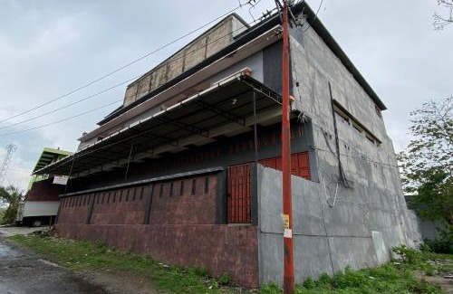 Sulawesi Hotel | Hotel O Kost Nian Syariah Near SPBU Pertamina 74.91657 Mattirotasi Sidrap
