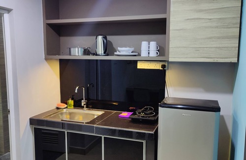 Taman Selesa Jaya Hotel | Hotel O Link Suite