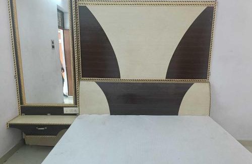 Aligarh Hotel | Hotel O Lord Krishna