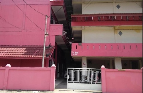 Pekanbaru Hotel | Hotel O Merah House