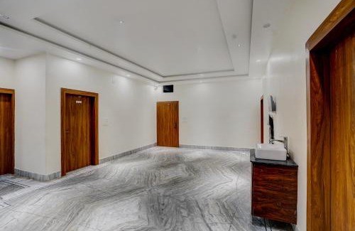 Jhusi Hotel | Hotel O Pristine inn