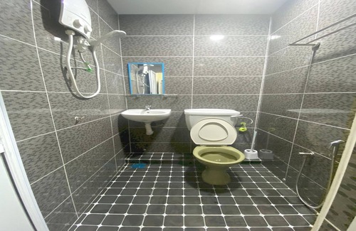 Batu Ferringhi Hotel | Hotel O Ray Yan Guesthouse