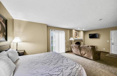 Urbana Hotel | Hotel O Suites & Conference Centre Urbana-Champaign University