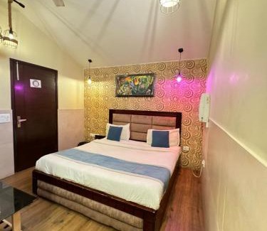 Kalkaji Hotel | Hotel O The Moon