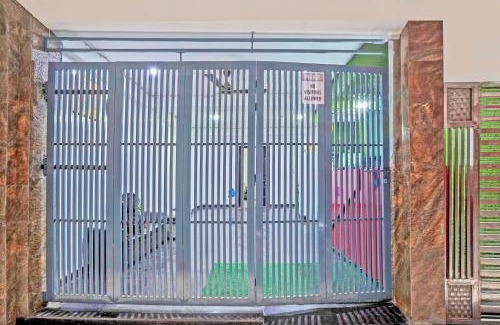 Delhi Hotel | Hotel O Twamev Residency