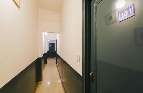 Lajpat Nagar Hotel | Hotel O Unique Delhi Home Stay