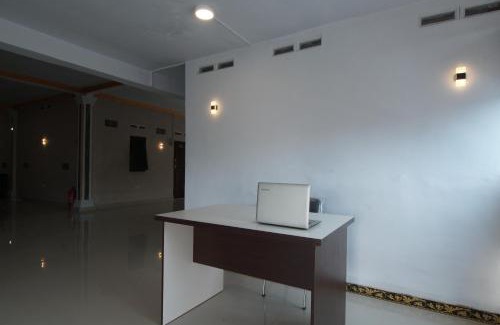 Pekanbaru Hotel | Hotel O White House SyariahNearOYO 93457 White House Syariah