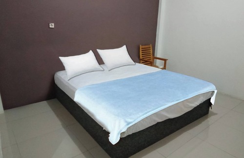 Makassar Hotel | Hotel O Wisma Deli Syariah Near RSUD Nene Mallomo Sidenreng Rappang