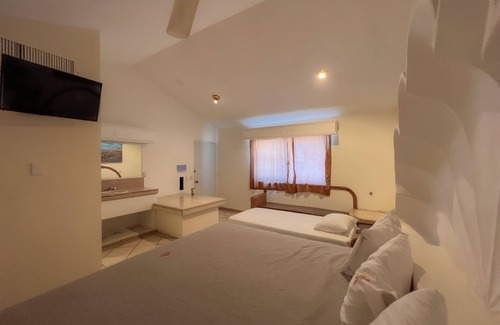 Sin Nombre Hotel | Hotel Oasis