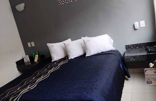 Sin Nombre Hotel | Hotel Oasis