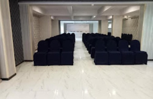 Surat Hotel | Hotel Oasis Surat