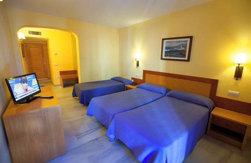 Almunecar Hotel | Hotel Olas de Almuñécar