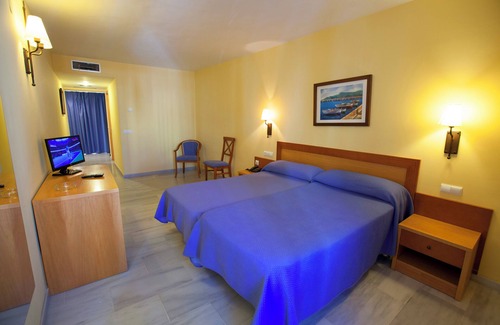 Almunecar Hotel | Hotel Olas de Almuñécar