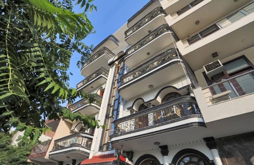 Delhi Hotel | Hotel OM Plaza
