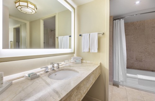 Downtown Montreal Hotel | Hotel Omni Mont-Royal