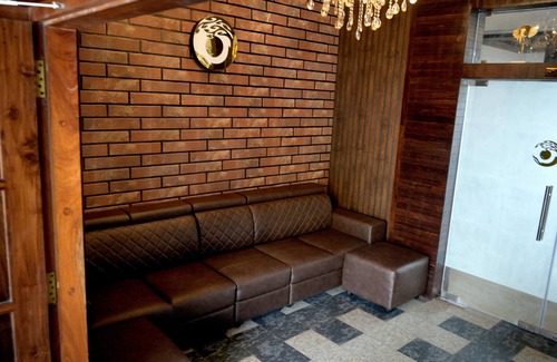 Virarajendrapet Hotel | hotel orchard coorg