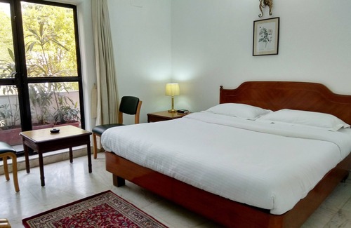 Saket Hotel | Hotel Palm Greens