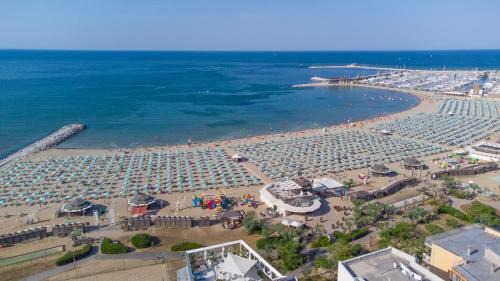 San Giuliano a Mare Hotel | Hotel Paloma Beach Front Chiringuitos Time