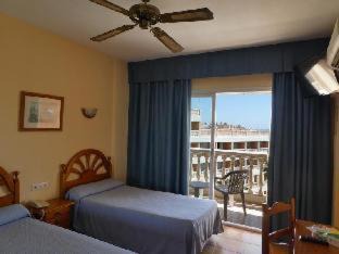 Torremolinos Hotel | Hotel Parasol by Dorobe