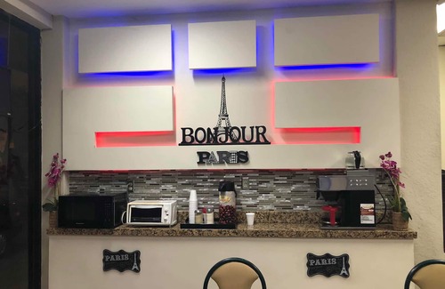 Avenida Revolucion Hotel | Hotel Paris