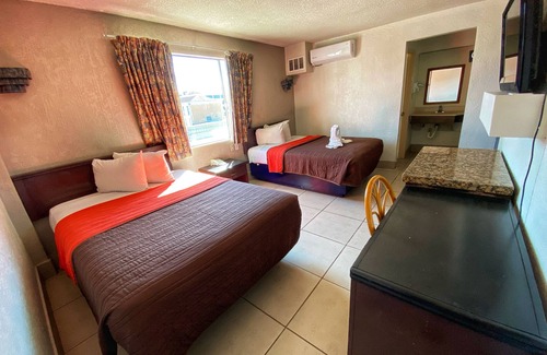 Avenida Revolucion Hotel | Hotel Paris