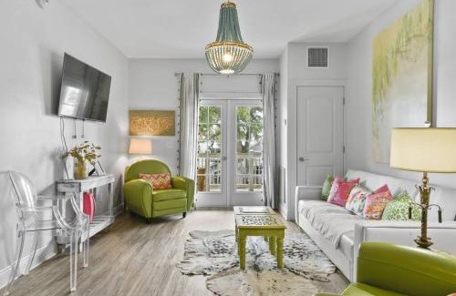 Pass Christian Apartment | Hotel Pass Christian King Suite 202