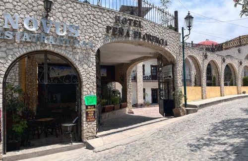 Bernal Hotel | Hotel Peña Florencia