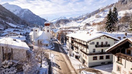 Sankt Anton am Arlberg Apartment | Hotel Pension Kirchplatz