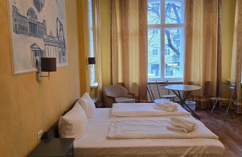 West Berlin Centre House | Hotel Pension Arche