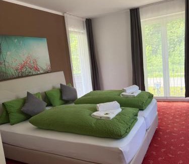 Alterschrofen Bed & Breakfast | Hotel Pension Schwansee
