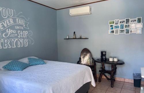 Jaco Hotel | Hotel Perico Azul & Surf Camp