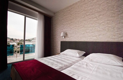 Gruz Hotel | Hotel Petka