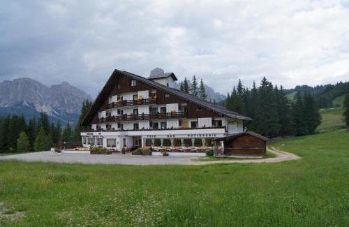 Corvara in Badia Hotel | Hotel Planac