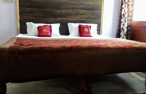 Khajuraho Hotel | Hotel Plaza Khajuraho