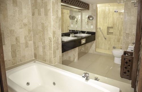 Downtown Cancun Hotel | Hotel Plaza Kokai Cancún