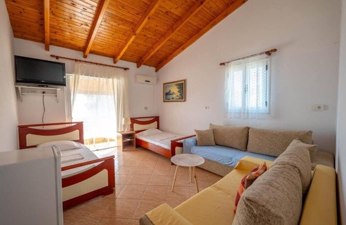 Himare Hotel | Hotel Portokali