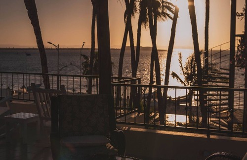 Esterito Apartment | Hotel Posada de las Flores. Junior suite 520, Luxury and confort on the malecon
