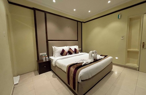 Varanasi Hotel | Hotel Pradeep