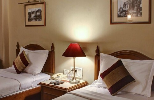 Varanasi Hotel | Hotel Pradeep