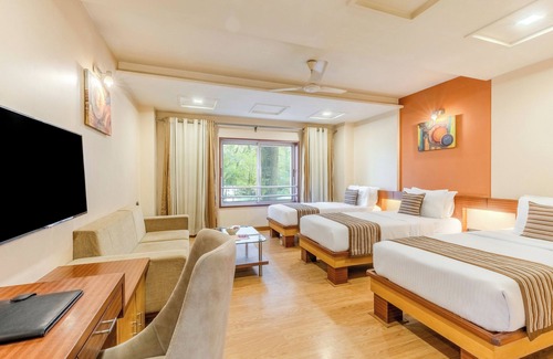Sayajiganj Hotel | Hotel President