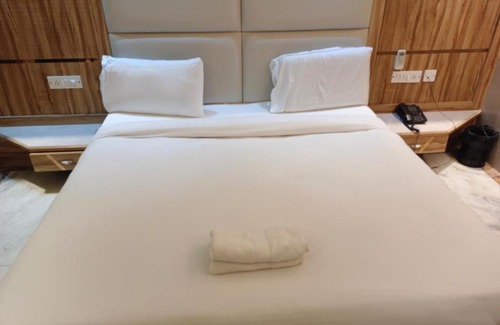 Sector D Hotel | Hotel Prithvi Inn - Near IGI Airport